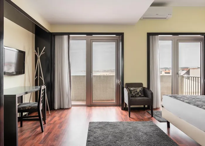 Dorma Praia Golfe 4* Эшпинью